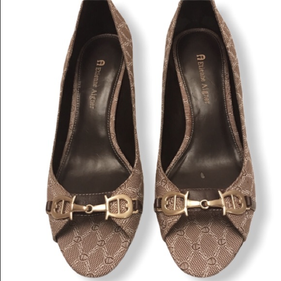 Etienne Aigner Cherise peep toe 3” heels - Picture 4 of 6